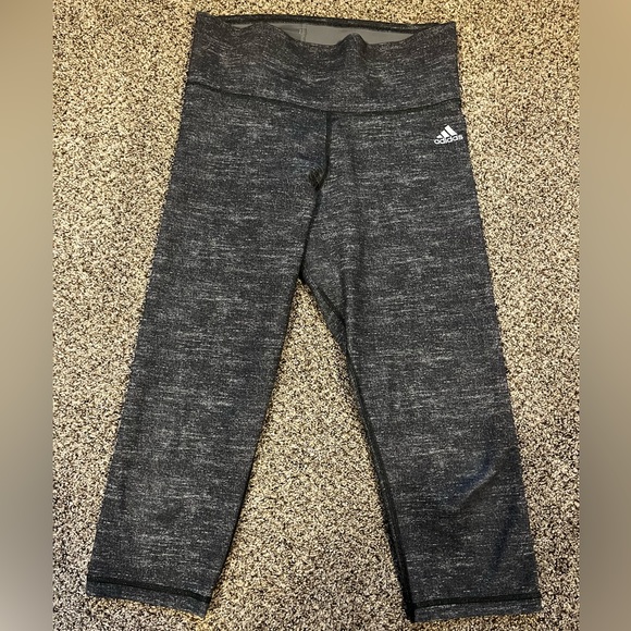 Adidas Sz M Women’s Capris - Picture 1 of 4